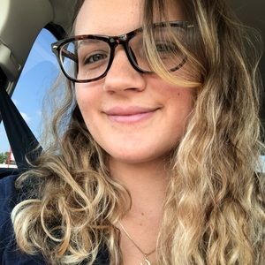 Meet your Posher, Alicia